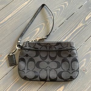 Coach wristlet, black